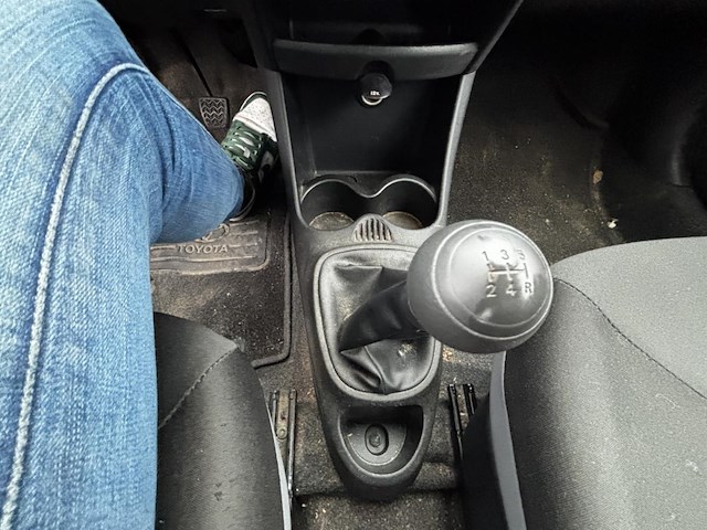 Toyota aygo 1.0i active, 2014 - afbeelding 5 van  25