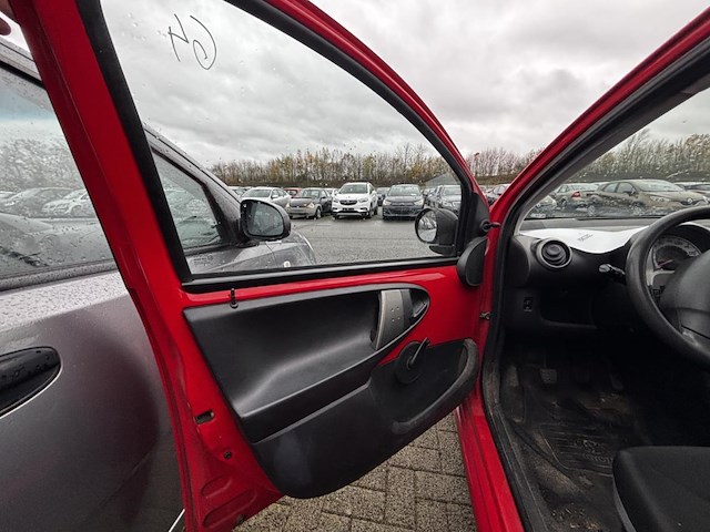 Toyota aygo 1.0i active, 2014 - afbeelding 23 van  25