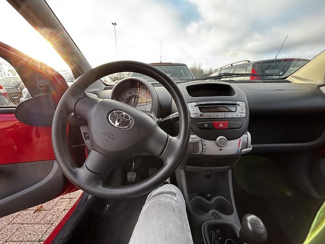 Toyota aygo 1.0i vvt-i, 2007 - afbeelding 2 van  31