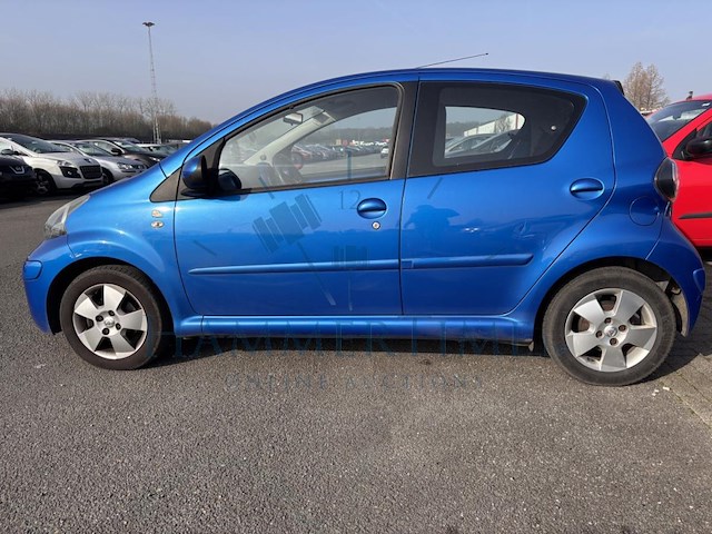 Toyota aygo 1.0i vvt-i, 2010 - afbeelding 38 van  39