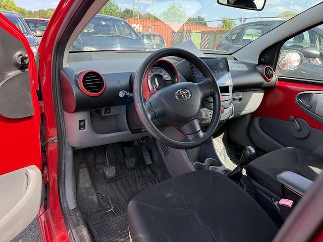 Toyota aygo 1.0i vvt-i car dance, 2010 - afbeelding 24 van  25