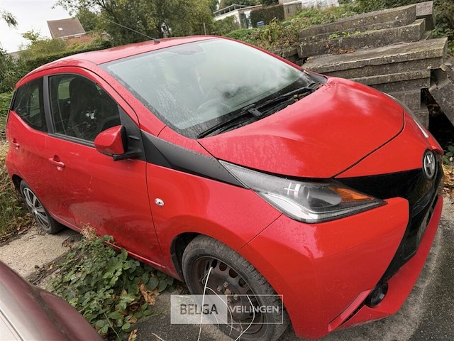 Toyota aygo, enkel voor vergunninghouders en erkende centra voor verschrotting - afbeelding 1 van  12