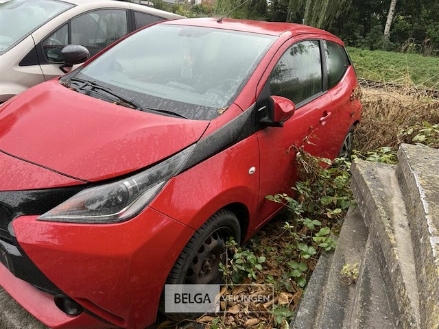 Toyota aygo, enkel voor vergunninghouders en erkende centra voor verschrotting - afbeelding 8 van  12