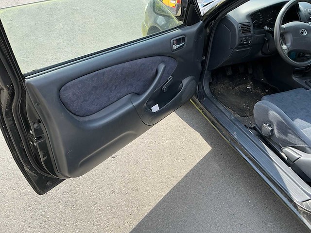 Toyota corolla personenauto - afbeelding 2 van  14