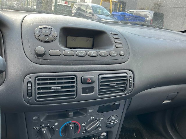 Toyota corolla personenauto - afbeelding 4 van  14