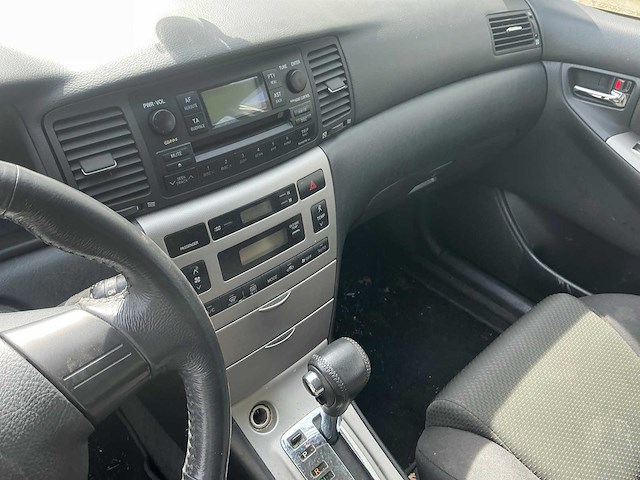 Toyota corolla personenauto - afbeelding 9 van  15