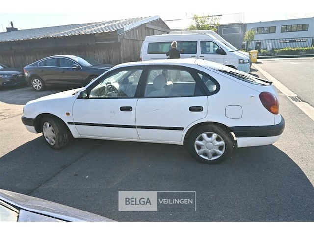 Toyota corolla - afbeelding 2 van  13