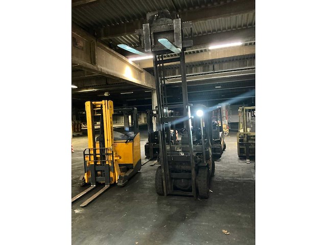 Toyota geneo 25 vorkheftruck met roterend vorkenbord - afbeelding 5 van  11