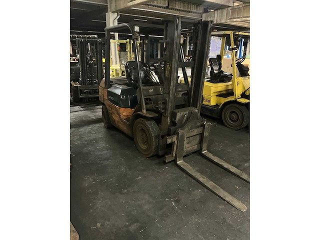 Toyota geneo 25 vorkheftruck met roterend vorkenbord - afbeelding 10 van  11