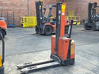 Toyota smh16 elektrische stapelaar 2004