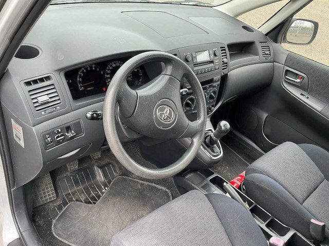 Toyota verso personenauto - afbeelding 7 van  17