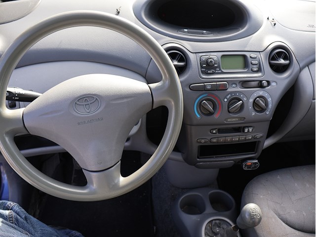 Toyota yaris - jtdjv123500082682 - 1999 - afbeelding 3 van  23