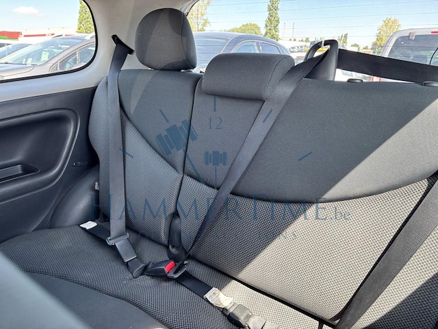 Toyota yaris 1.0i vvt-i, 2004 - afbeelding 13 van  31