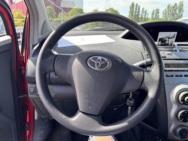 Toyota yaris 1.0i vvt-i luna,2007 - afbeelding 9 van  32