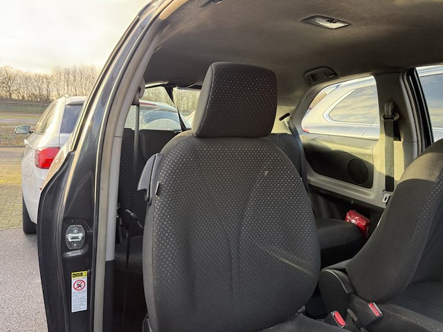 Toyota yaris 1.4 d-4d london dpf, 2011 - afbeelding 13 van  36