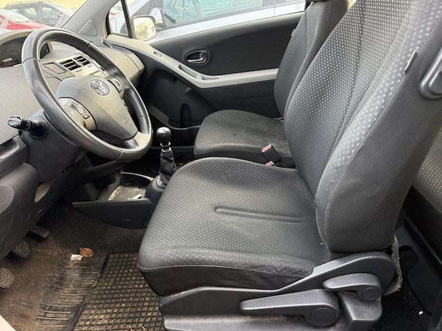 Toyota yaris 1.4 d-4d london dpf, 2011 - afbeelding 34 van  36