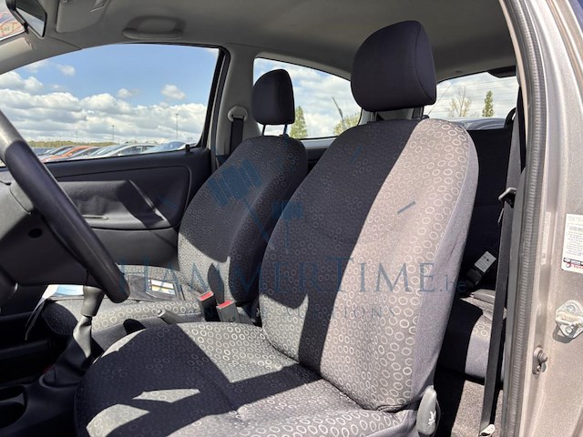 Toyota yaris van 1.0i vvt-i linea natura, 2004 - afbeelding 2 van  34