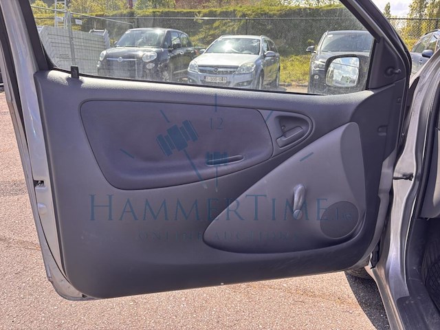 Toyota yaris van 1.0i vvt-i linea natura, 2004 - afbeelding 34 van  34