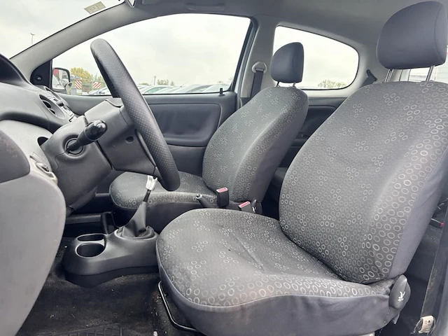 Toyota yaris verso 1.3i vvt-i 16v linea luna, 2004 - afbeelding 2 van  38