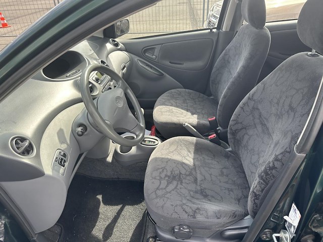 Toyota yaris verso 1.3i vvt-i 16v linea luna,2001 - afbeelding 33 van  33