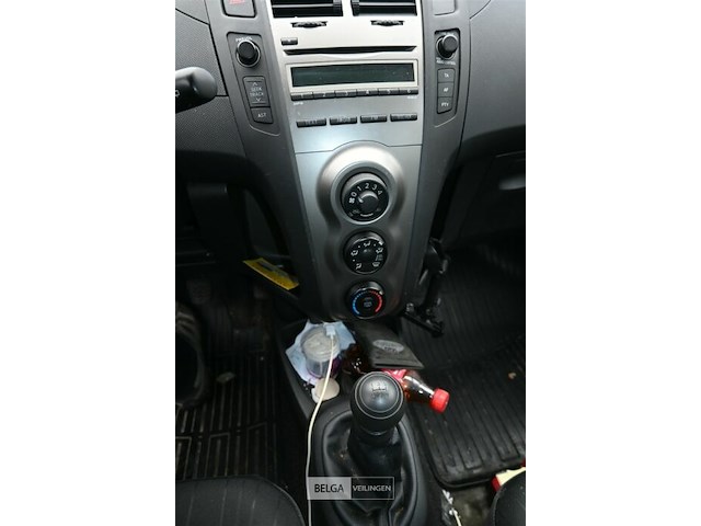 Toyota yaris - afbeelding 14 van  19