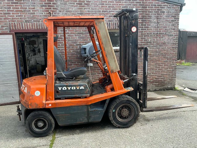 Toyota - afbeelding 2 van  6