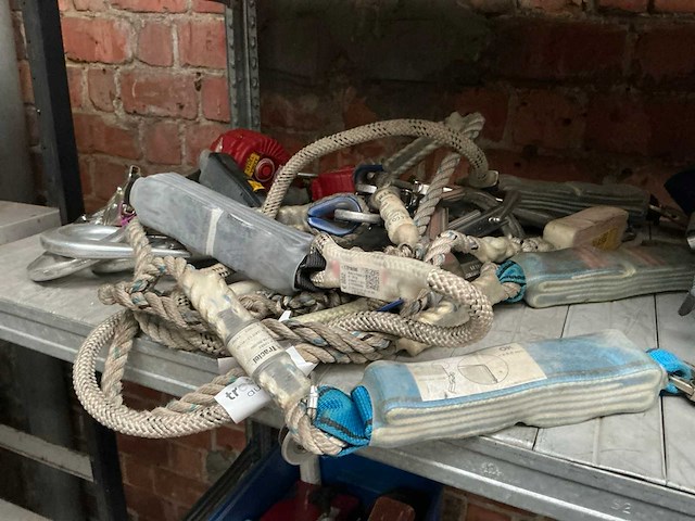 Tractel veiligheidsuitrusting (4x) - afbeelding 2 van  3