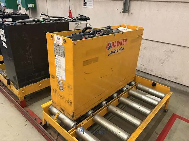 Tractiebatterij hawker - afbeelding 1 van  7