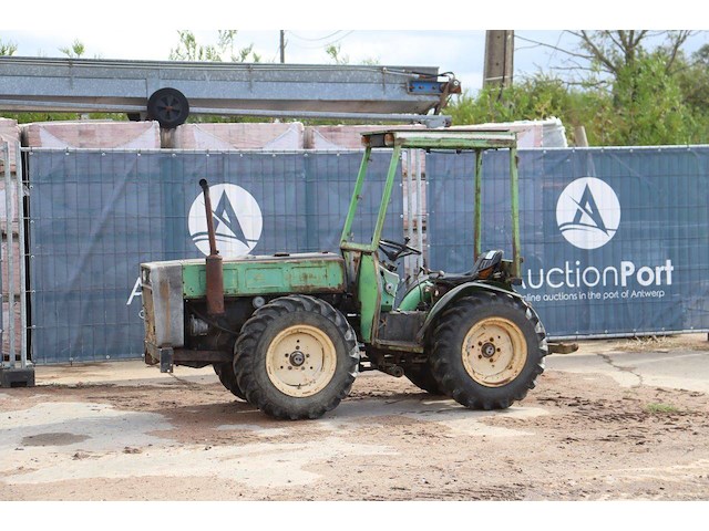 Tractor 411 diesel (marge) - afbeelding 1 van  1