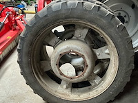 Tractor banden met velg. (2x) - afbeelding 1 van  4