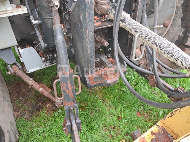 Tractor case ih 140 4wd (2009 - 9.318 uur) - afbeelding 2 van  27