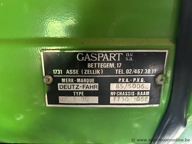 Tractor deutz-fahr dx 3.30 met cabine. voorzien van een bedrijfsurenteller met 47998.6 uur, zonder boorddocumenten - afbeelding 3 van  9