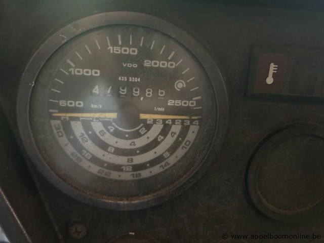 Tractor deutz-fahr dx 3.30 met cabine. voorzien van een bedrijfsurenteller met 47998.6 uur. - afbeelding 6 van  9