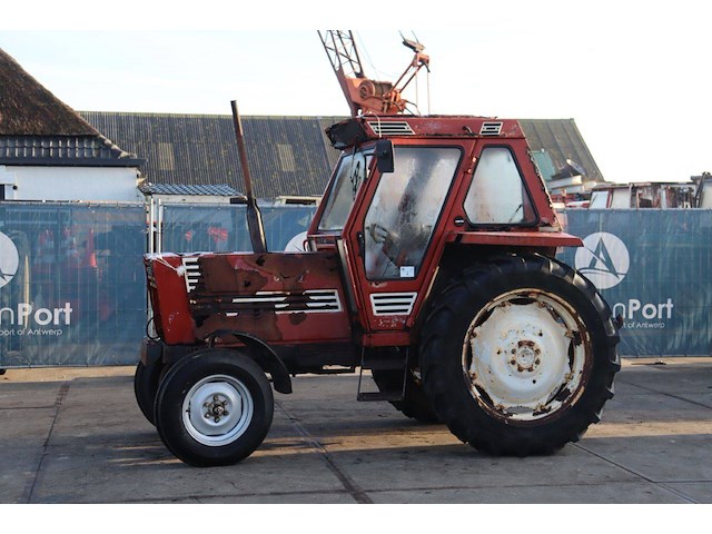 Tractor fiat 680 diesel 50kw (marge) - afbeelding 1 van  1