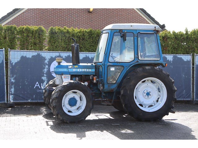 Tractor ford 4610 4-wd diesel 1984 - afbeelding 1 van  1