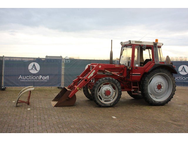 Tractor international 845 xl diesel 80pk 1983 met voorlader (marge) - afbeelding 1 van  1