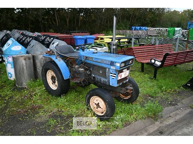 Tractor iseki - afbeelding 1 van  12