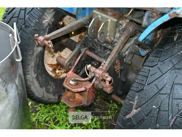 Tractor iseki - afbeelding 10 van  12