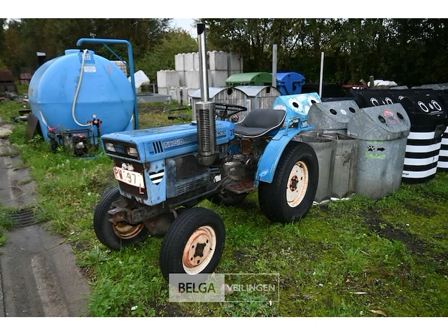 Tractor iseki - afbeelding 12 van  12
