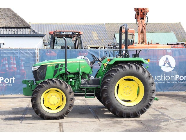 Tractor john deere 5075e 4wd diesel 65pk 2023 - afbeelding 1 van  1