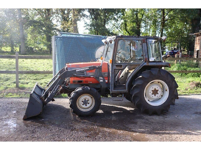 Tractor kubota diesel - afbeelding 1 van  1