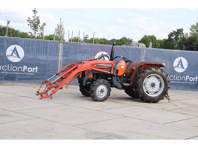 Tractor kubota l3202dt diesel met voorlader - afbeelding 1 van  1