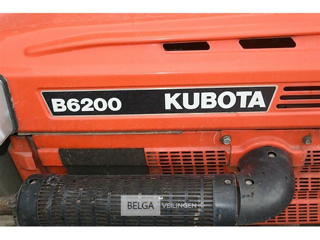 Tractor kubota - afbeelding 3 van  12