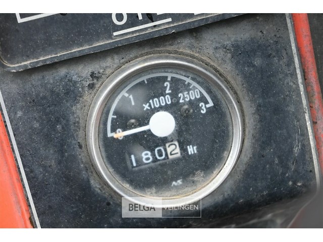 Tractor kubota - afbeelding 7 van  12