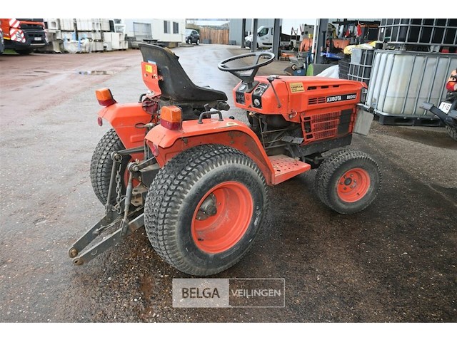 Tractor kubota - afbeelding 9 van  12