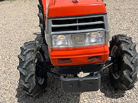 Tractor kubota - afbeelding 12 van  22