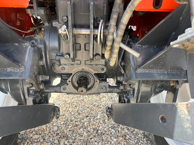 Tractor kubota - afbeelding 19 van  22