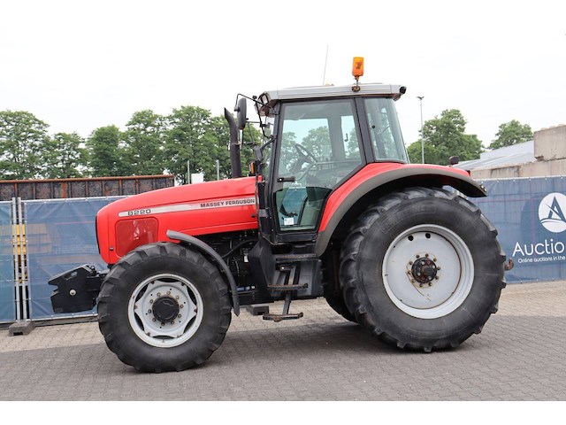 Tractor massey ferguson 8220 diesel 150pk 2001 - afbeelding 1 van  1