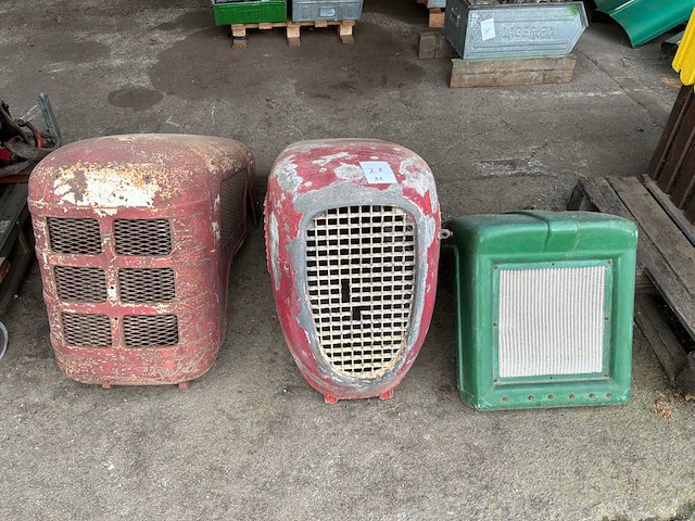 Tractor motorkap (3x) - afbeelding 1 van  3