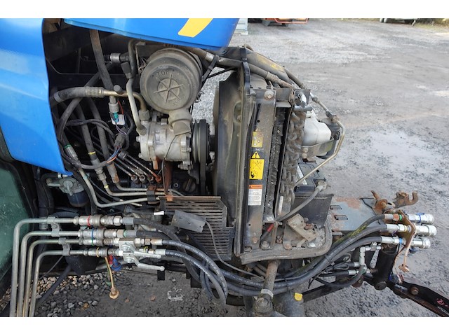 Tractor new holland boomer - afbeelding 9 van  20